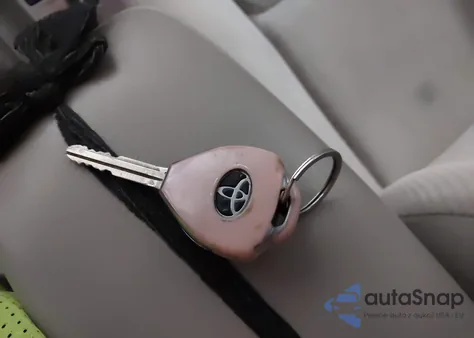 2010 Toyota Yaris из США, поврежденный, VIN JTDBT4K33A1395589